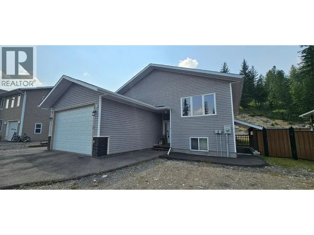73 Deerborne Drive, Elkford